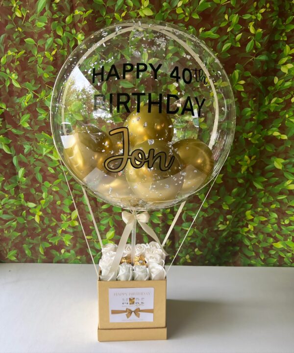 Hot air balloon | Gold | Soap roses - Image 2