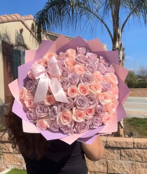 Mix of purple and pink 50 roses